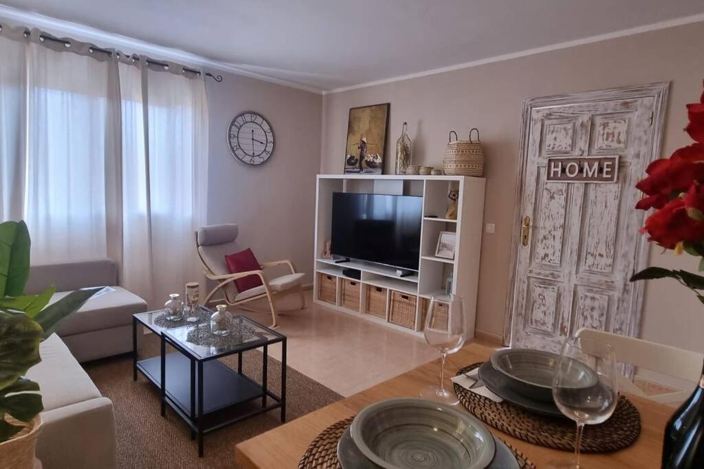 Appartamento Bouganville Con Terrazza E Piscina คอร์ราเลโฮ ภายนอก รูปภาพ