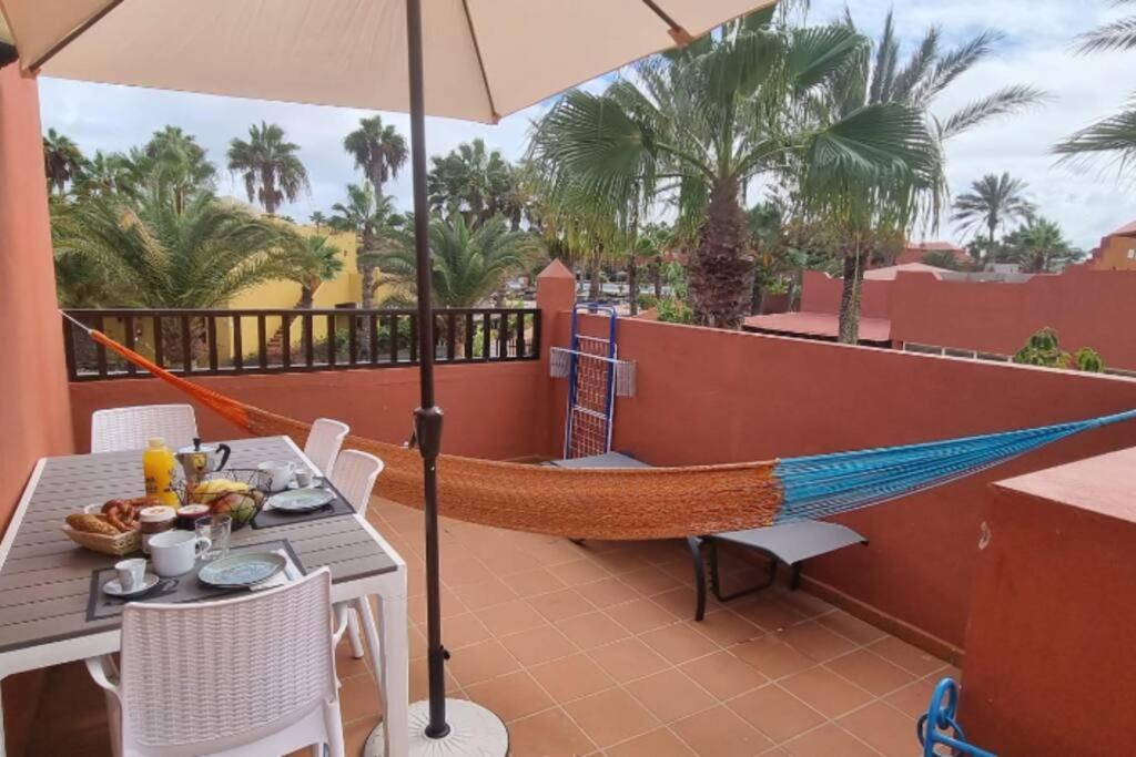 Appartamento Bouganville Con Terrazza E Piscina คอร์ราเลโฮ ภายนอก รูปภาพ